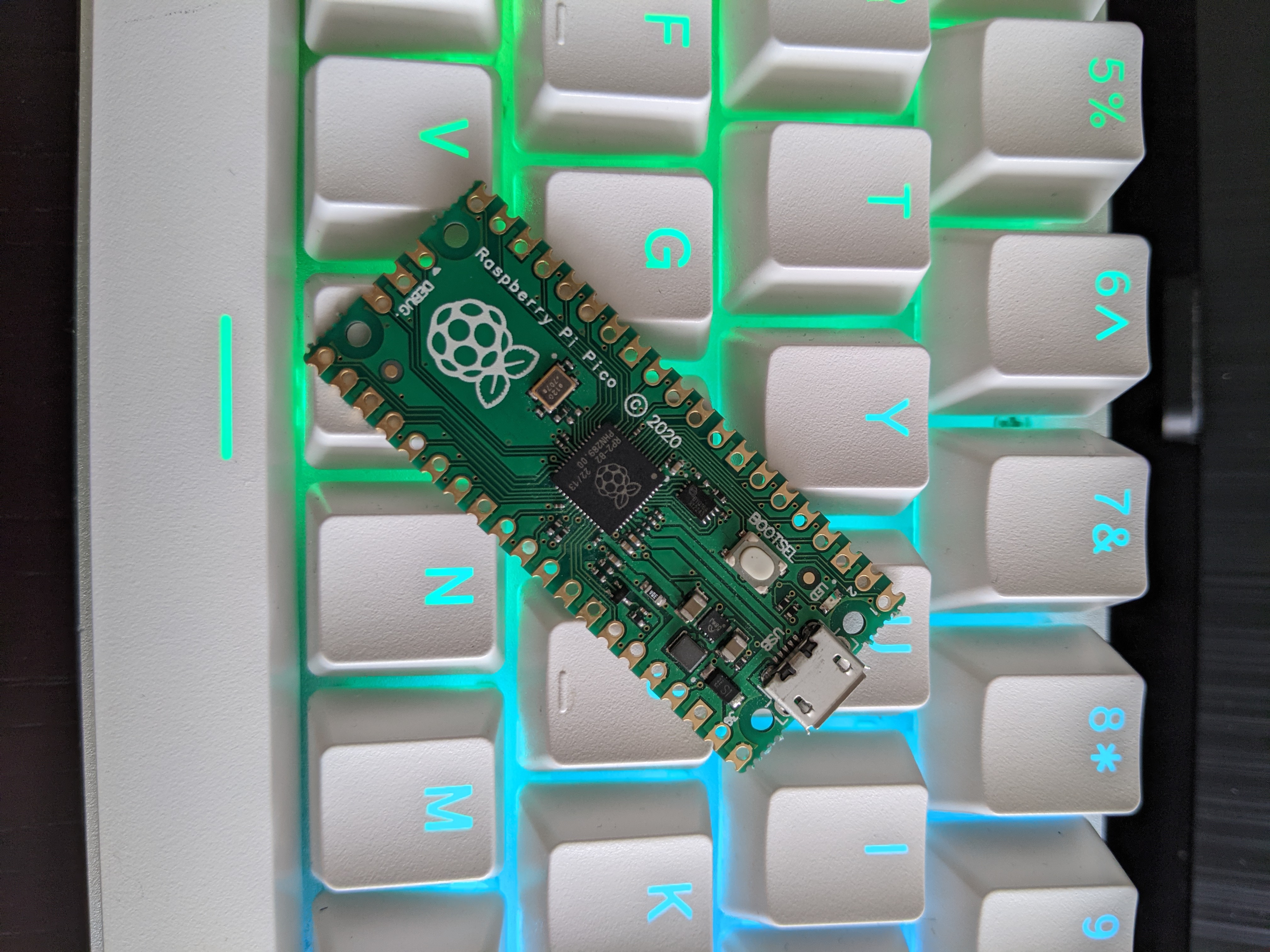 PXL_20251115_232105657