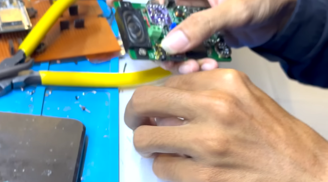 Screenshot 2025-12-17 123030